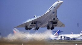 Pesawat terbang penumpang pertama berkecepatan supersonik